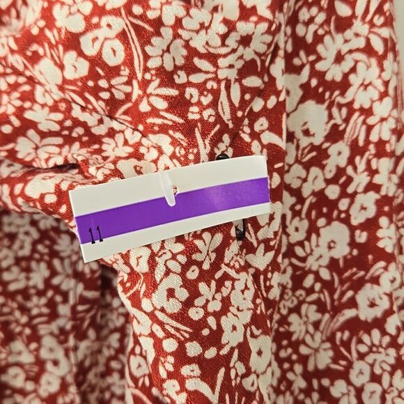 Treasure and Bond Short Sleeve Tie Neck Floral Blouse - Picture 6 of 6